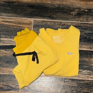 Figs Yellow Scrub Set